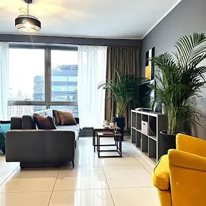 https://krawiecka-apartment-400m-main-square-self-check-in-20h.hotelswroclaw.com